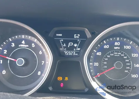 2015 Hyundai Elantra Se z USA, uszkodzony, nr VIN 5NPDH4AE0FH599473